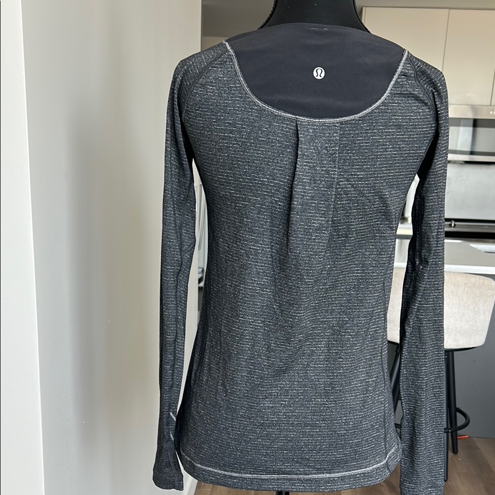 Lululemon Swiftly Tech Long Sleeve – Size 4 (S)